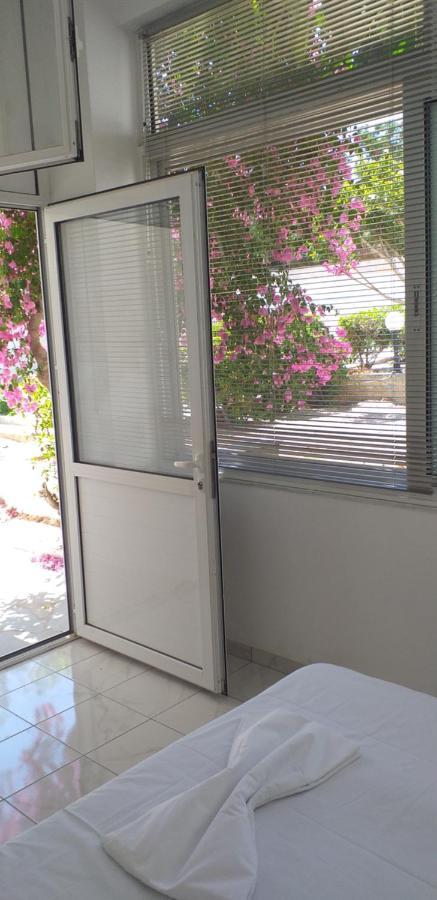 White And Blue,Finikas Syros Apartment Vissa Exterior photo