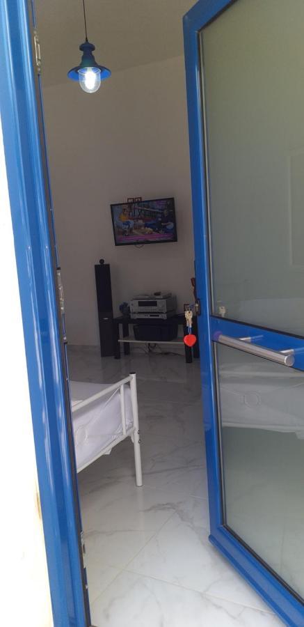 White And Blue,Finikas Syros Apartment Vissa Exterior photo