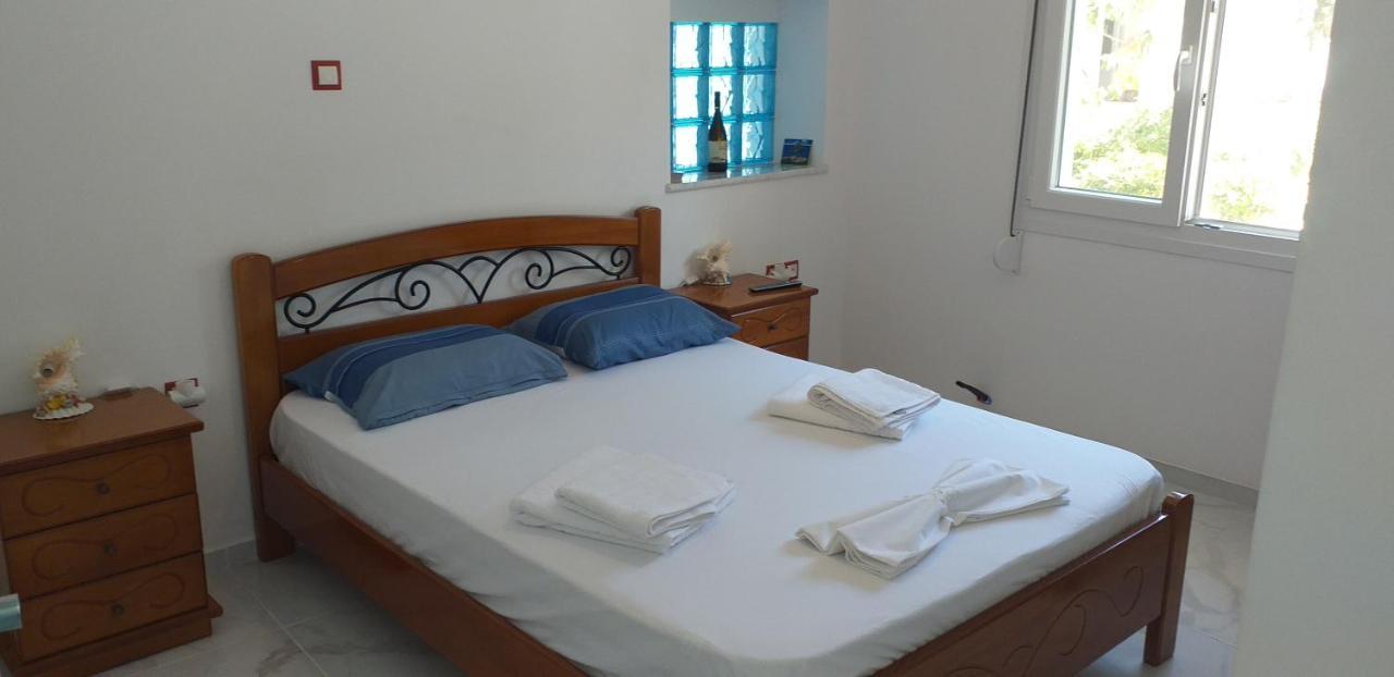 White And Blue,Finikas Syros Apartment Vissa Exterior photo