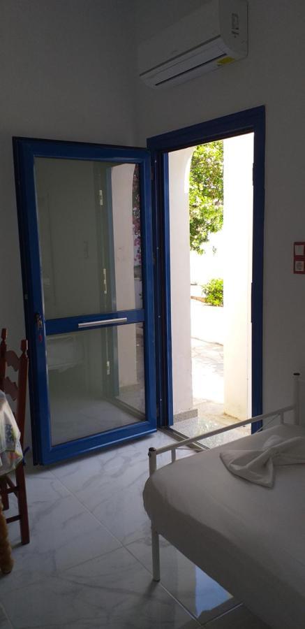 White And Blue,Finikas Syros Apartment Vissa Exterior photo